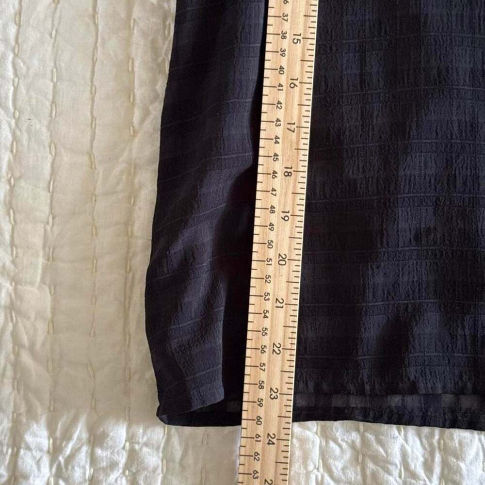 Loft textured black short puff sleeve blouse goth minimalist M - Picture 4 of 6